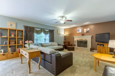 5 Highmeadow Ct, Algonquin, IL 60102 photo 11