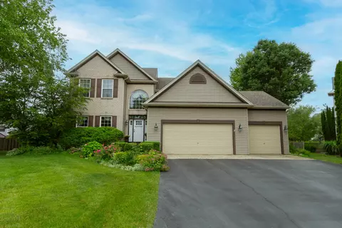 5 Highmeadow Ct, Algonquin, IL 60102