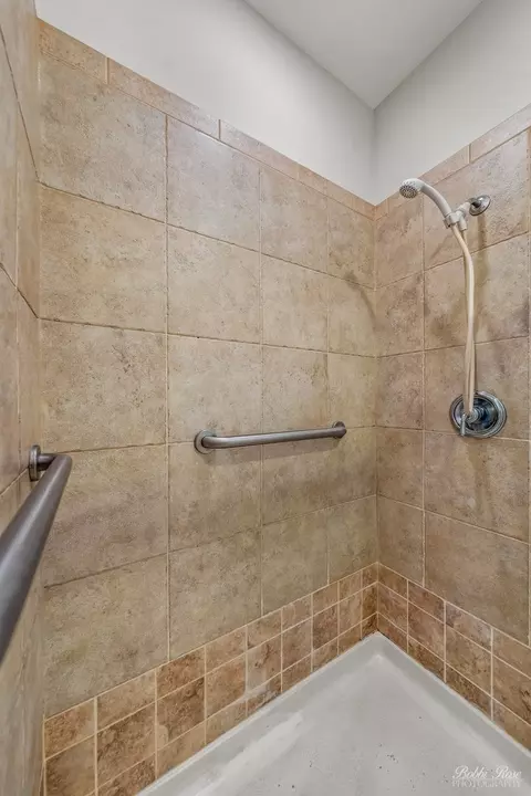 271 E Railroad Ave #201, Bartlett, IL 60103 photo 17