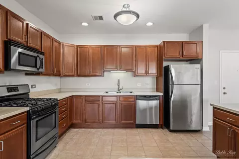 271 E Railroad Ave #201, Bartlett, IL 60103 photo 6