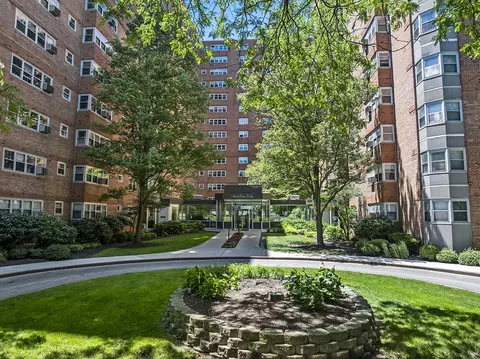 4980 N Marine Dr #132, Chicago, IL 60640