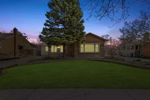 12033 Ann St, Blue Island, IL 60406