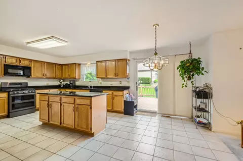 Kitchen - 1160 Pember Cir, West Dundee, IL 60118 photo 4 of 4