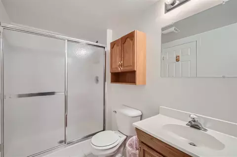 Bath - 1160 Pember Cir, West Dundee, IL 60118 photo 5 of 5