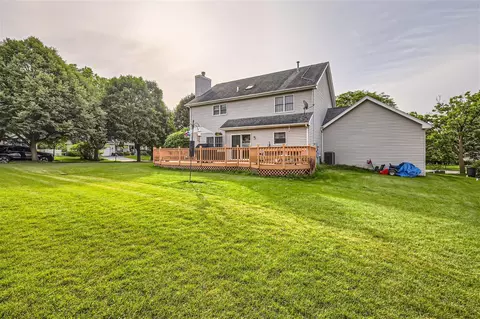 Exterior - 1160 Pember Cir, West Dundee, IL 60118 photo 5 of 6
