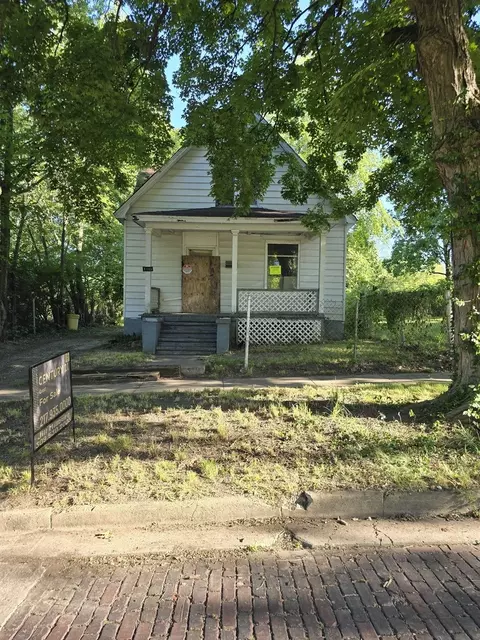 1065 W Green St, Decatur, IL 62522