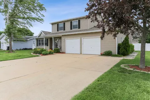 804 E Benham St, Tolono, IL 61880 photo 3