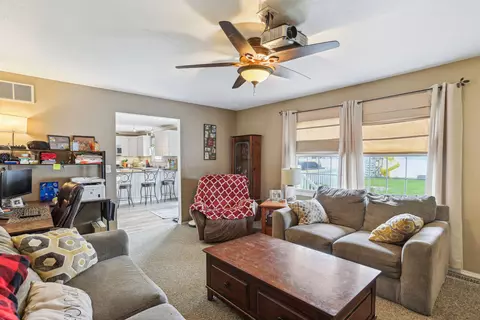 804 E Benham St, Tolono, IL 61880 photo 9