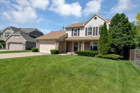 828 Heritage Dr, Mount Prospect, IL 60056