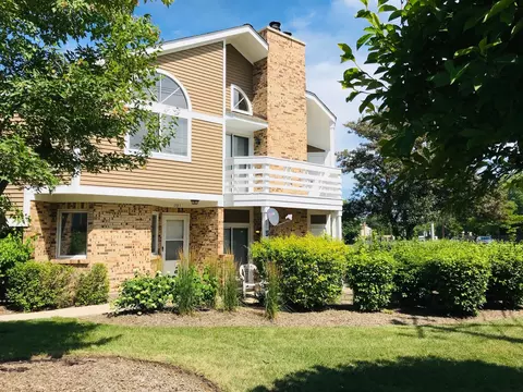 1191 Ranchview Ct, Buffalo Grove, IL 60089