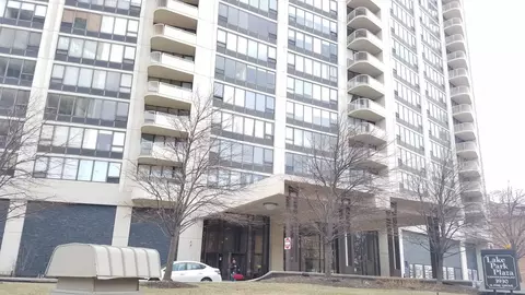 3930 N Pine Grove Ave #1614, Chicago, IL 60613