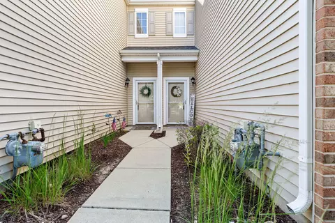 5003 Syracuse Ct, Plainfield, IL 60586 photo 3