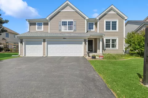 984 S Butterfield Ln, Round Lake, IL 60073