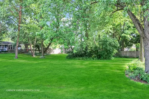 26 W375 Jerome Ave, Wheaton, IL 60187 photo 2