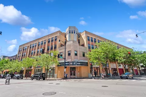 1645 W School St #319, Chicago, IL 60657