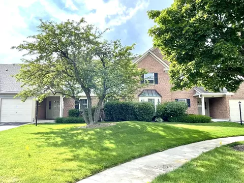 204 Dublin Ln #X2, Schaumburg, IL 60194