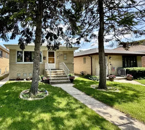 2511 Burr Oak Ave, North Riverside, IL 60546