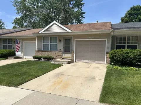 1202 Riverwood Dr, Algonquin, IL 60102