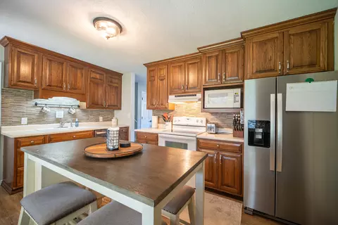 Kitchen - 1401 Kingsridge Dr, Normal, IL 61761 photo 4 of 4
