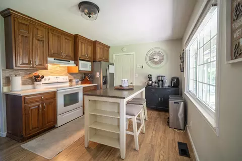 Kitchen - 1401 Kingsridge Dr, Normal, IL 61761 photo 2 of 4