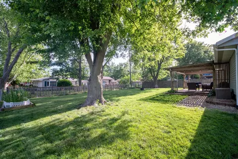 Exterior - 1401 Kingsridge Dr, Normal, IL 61761 photo 5 of 8