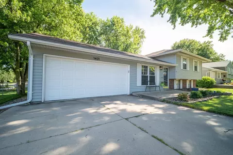 Exterior - 1401 Kingsridge Dr, Normal, IL 61761 photo 3 of 8