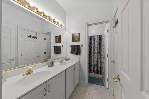 Bath - 409 Riverview Ct, Minooka, IL 60447 photo 3 of 4