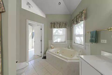 Bath - 409 Riverview Ct, Minooka, IL 60447 photo 2 of 4