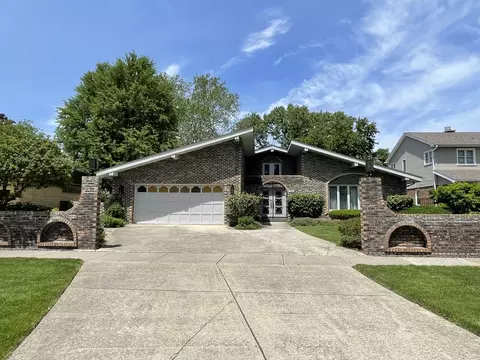 3550 W 98th St, Evergreen Park, IL 60805