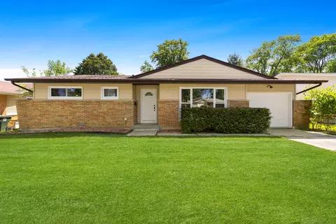539 Germaine Ln, Elk Grove Village, IL 60007