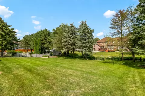 Exterior - 32 Robert Rd, Oswego, IL 60543 photo 5 of 7