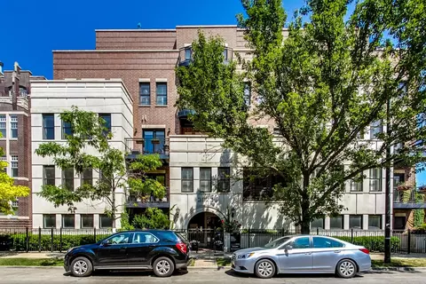 3823 N Ashland Ave #303, Chicago, IL 60613