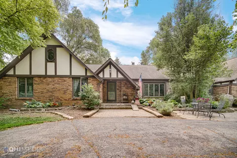 2619 Colby Point Rd, Mchenry, IL 60050
