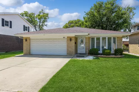 920 Worcester Ave, Westchester, IL 60154