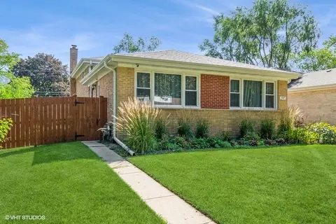 937 Brown Ave, Evanston, IL 60202