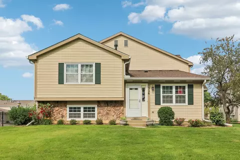 326 Westwood Ct, Vernon Hills, IL 60061