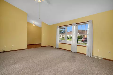 Living - 108 Winding Trl, Diamond, IL 60416 photo 4 of 4
