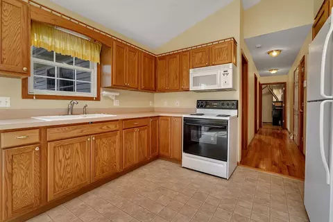Entry Way - 108 Winding Trl, Diamond, IL 60416 photo 1 of 2