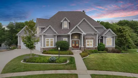 12 Jefferson Crossing Ct, Monticello, IL 61856