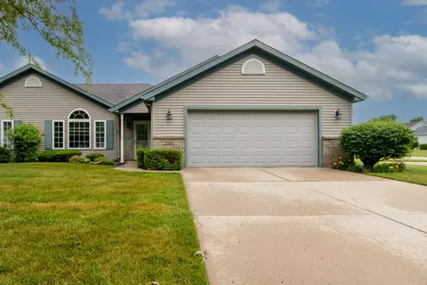 3704 Wine Way #3704, Bloomington, IL 61704