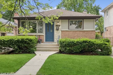 7744 Taylor St, Forest Park, IL 60130