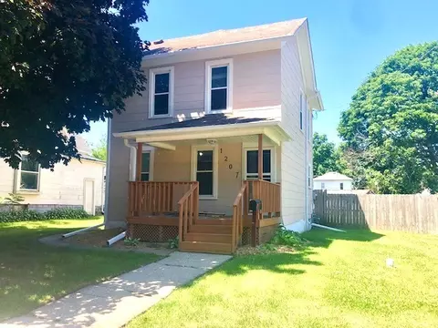 1207 3rd Ave, Sterling, IL 61081
