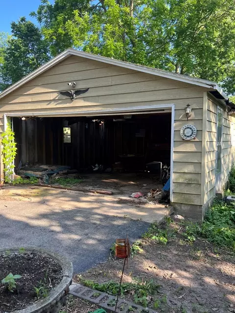Other - 1004 Long St, Dixon, IL 61021 photo 2 of 3