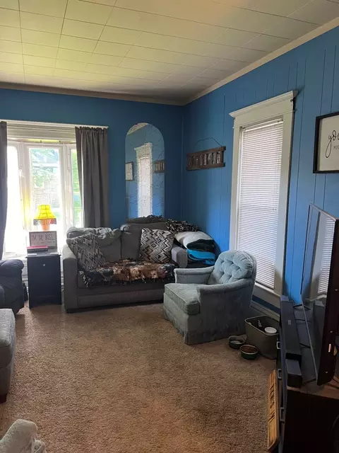 Living - 1004 Long St, Dixon, IL 61021 photo 2 of 2