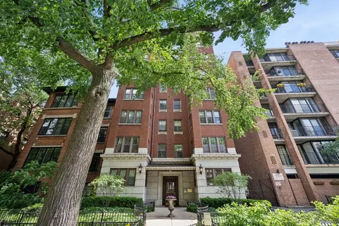 647 W Sheridan Rd #3A, Chicago, IL 60613
