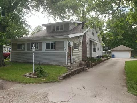 506 SW 3rd St, Atlanta, IL 61723