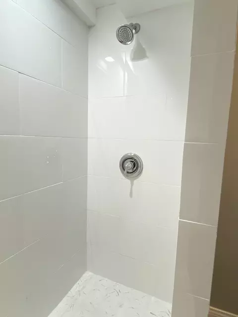 Bath - Undisclosed, Chicago, IL 60617 photo 5 of 5