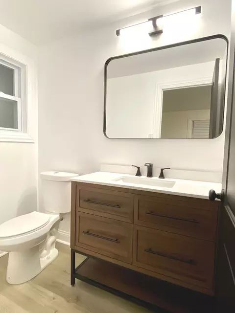 Bath - Undisclosed, Chicago, IL 60617 photo 3 of 5