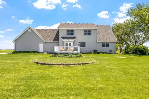 Exterior - 3927 W 3000s Rd, Kankakee, IL 60901 photo 4 of 5