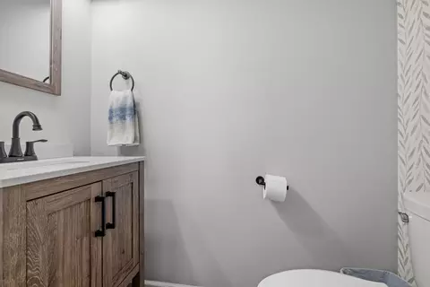 Bath - 3927 W 3000s Rd, Kankakee, IL 60901 photo 3 of 4